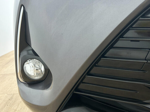 Toyota Yaris occasion Grijs bij ALJ Auto in Zeeland 32