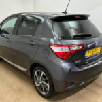 Toyota Yaris occasion Grijs bij ALJ Auto in Zeeland 4