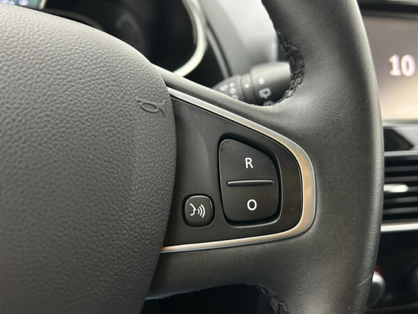 Renault Clio occasion Grijs bij ALJ Auto in Zeeland 17