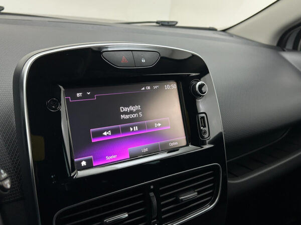 Renault Clio occasion Grijs bij ALJ Auto in Zeeland 20