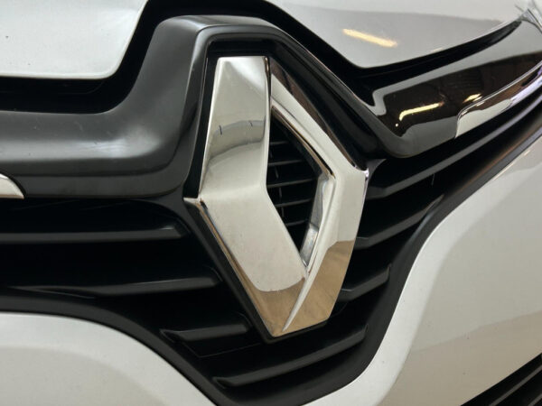 Renault Clio occasion Grijs bij ALJ Auto in Zeeland 29