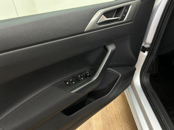 Volkswagen Polo occasion Grijs bij ALJ Auto in Zeeland 10