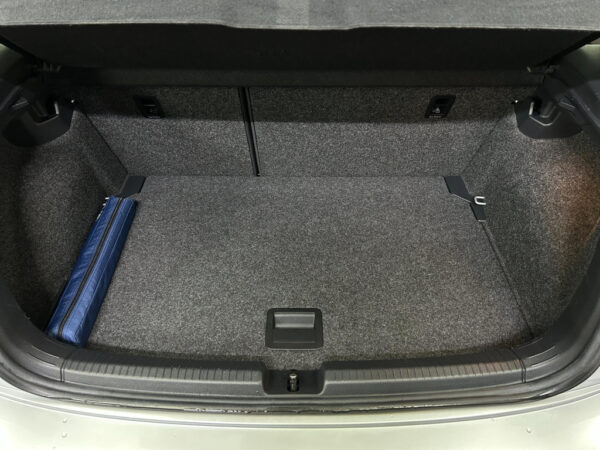 Volkswagen Polo occasion Grijs bij ALJ Auto in Zeeland 5