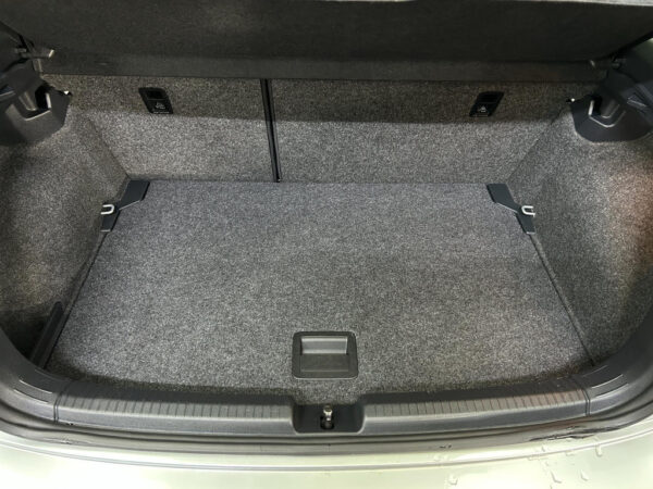 Volkswagen Polo occasion Grijs bij ALJ Auto in Zeeland 5