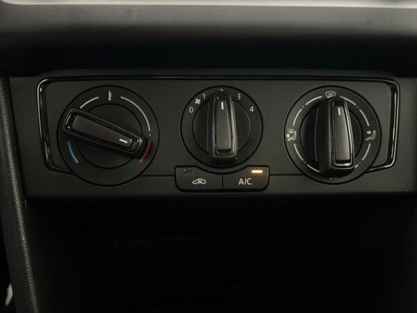 Volkswagen Polo occasion Wit bij ALJ Auto in Zeeland 21