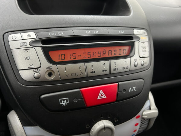 Peugeot 107 occasion Wit bij ALJ Auto in Zeeland 12