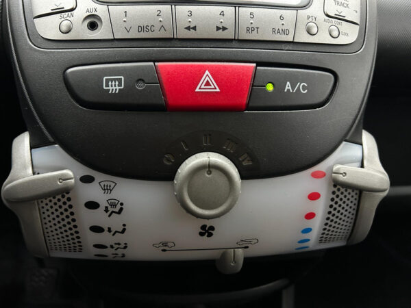 Peugeot 107 occasion Wit bij ALJ Auto in Zeeland 13