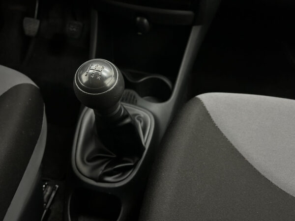 Peugeot 107 occasion Wit bij ALJ Auto in Zeeland 14