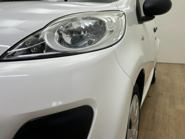 Peugeot 107 occasion Wit bij ALJ Auto in Zeeland 2