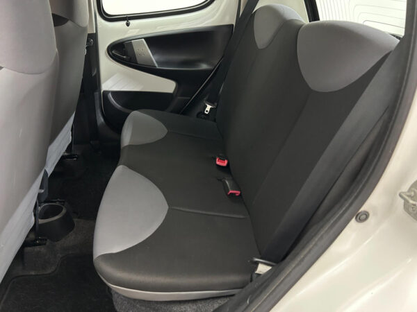 Peugeot 107 occasion Wit bij ALJ Auto in Zeeland 7