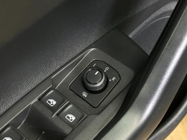 Volkswagen  Polo occasion Zwart bij ALJ Auto in Zeeland 11