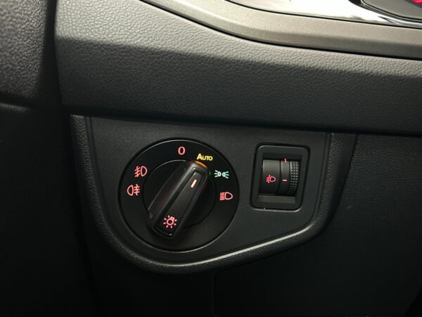 Volkswagen  Polo occasion Zwart bij ALJ Auto in Zeeland 14