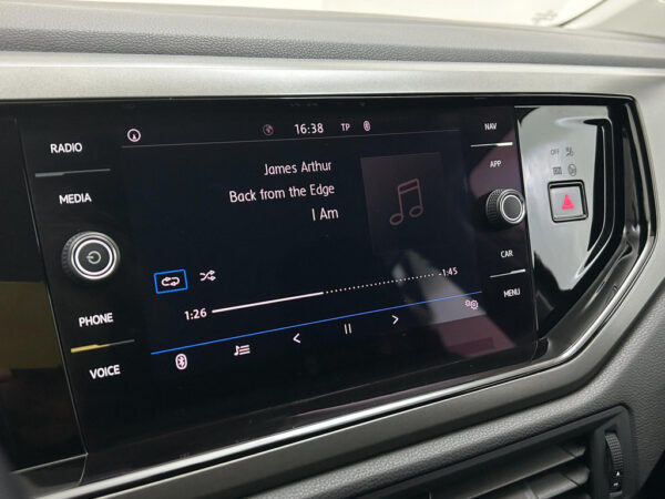 Volkswagen  Polo occasion Zwart bij ALJ Auto in Zeeland 25