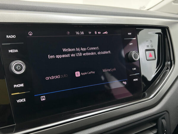 Volkswagen  Polo occasion Zwart bij ALJ Auto in Zeeland 28