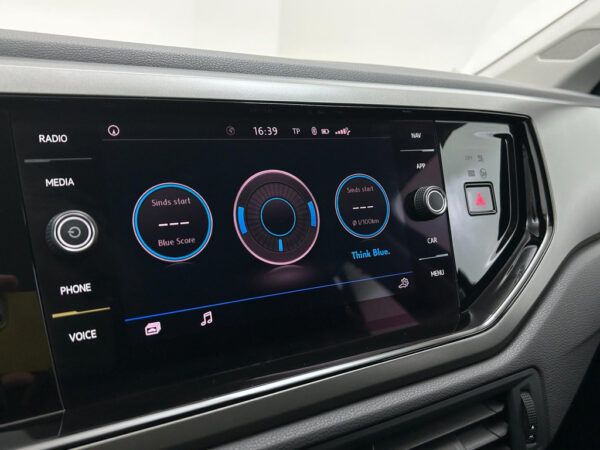 Volkswagen  Polo occasion Zwart bij ALJ Auto in Zeeland 29