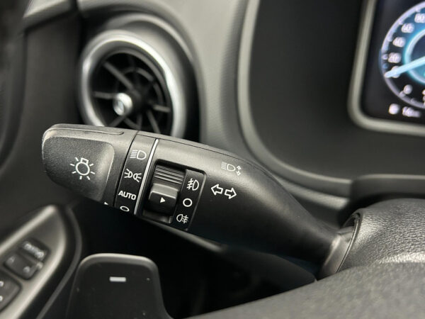 Hyundai KONA occasion Rood bij ALJ Auto in Zeeland 17