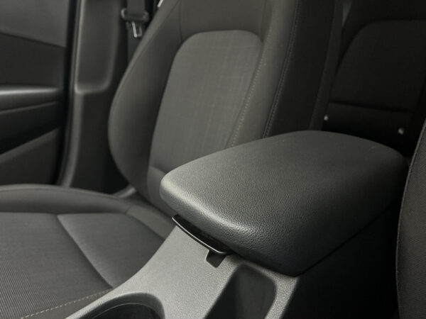 Hyundai KONA occasion Rood bij ALJ Auto in Zeeland 36