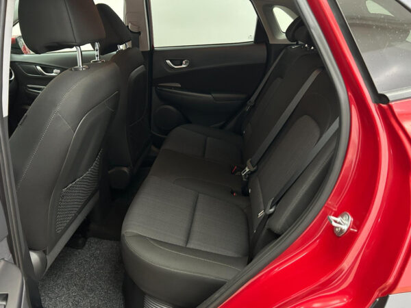 Hyundai KONA occasion Rood bij ALJ Auto in Zeeland 7