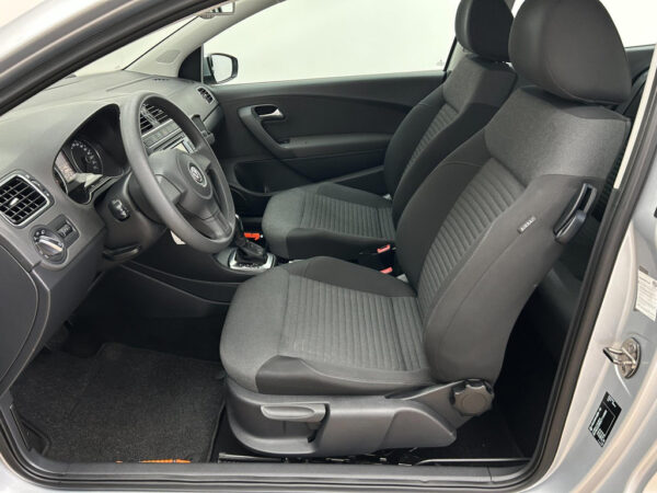 Volkswagen Polo occasion Grijs bij ALJ Auto in Zeeland 11