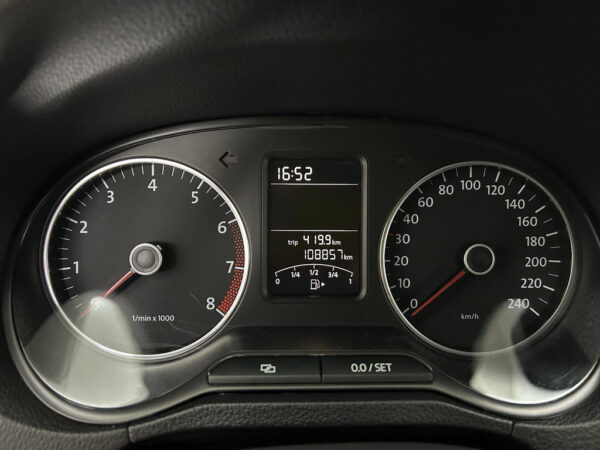 Volkswagen Polo occasion Grijs bij ALJ Auto in Zeeland 13