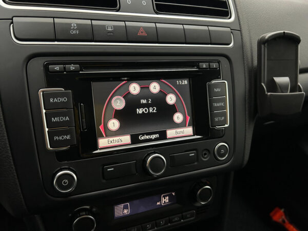 Volkswagen Polo occasion Grijs bij ALJ Auto in Zeeland 16