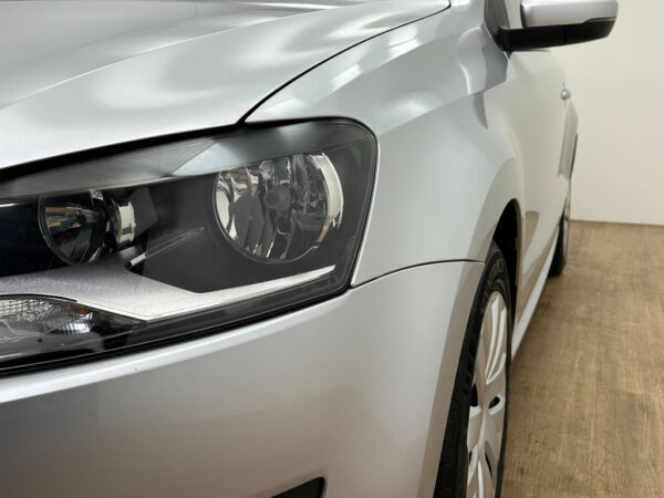 Volkswagen Polo occasion Grijs bij ALJ Auto in Zeeland 2
