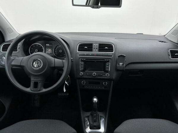 Volkswagen Polo occasion Grijs bij ALJ Auto in Zeeland 8