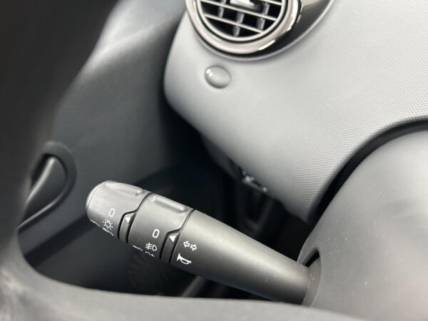 Renault Twingo occasion Wit bij ALJ Auto in Zeeland 11