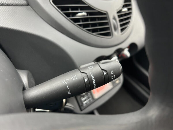 Renault Twingo occasion Wit bij ALJ Auto in Zeeland 12