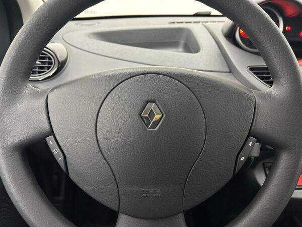 Renault Twingo occasion Wit bij ALJ Auto in Zeeland 13