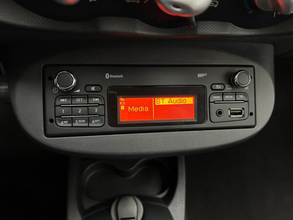 Renault Twingo occasion Wit bij ALJ Auto in Zeeland 15