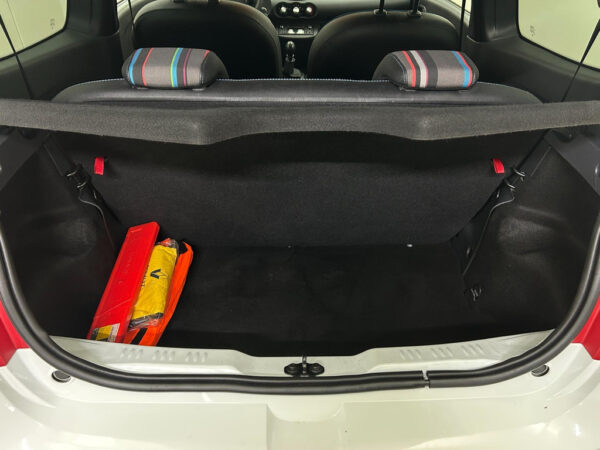 Renault Twingo occasion Wit bij ALJ Auto in Zeeland 5