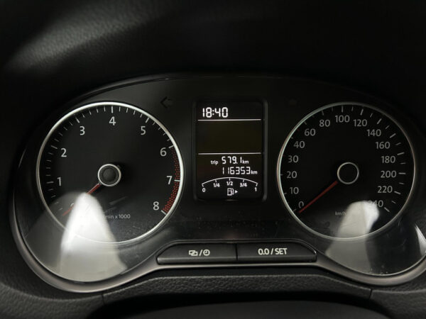 Volkswagen Polo occasion Grijs bij ALJ Auto in Zeeland 15