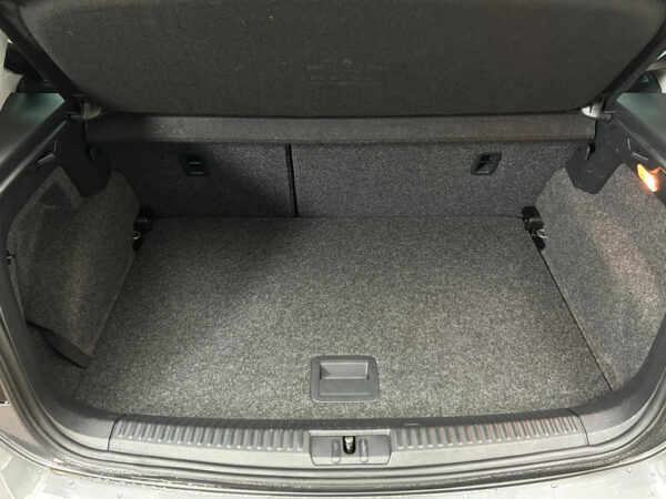 Volkswagen Polo occasion Grijs bij ALJ Auto in Zeeland 5