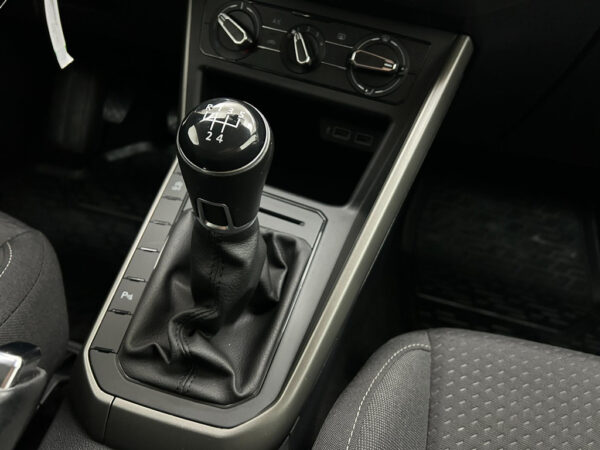 Volkswagen Polo occasion Grijs bij ALJ Auto in Zeeland 26