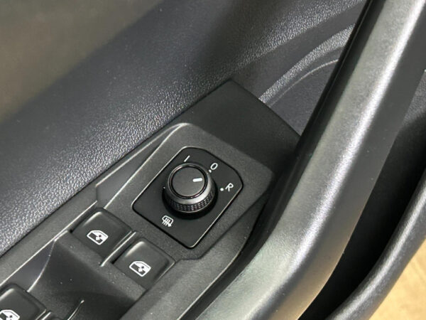 Volkswagen Polo occasion Zwart bij ALJ Auto in Zeeland 11