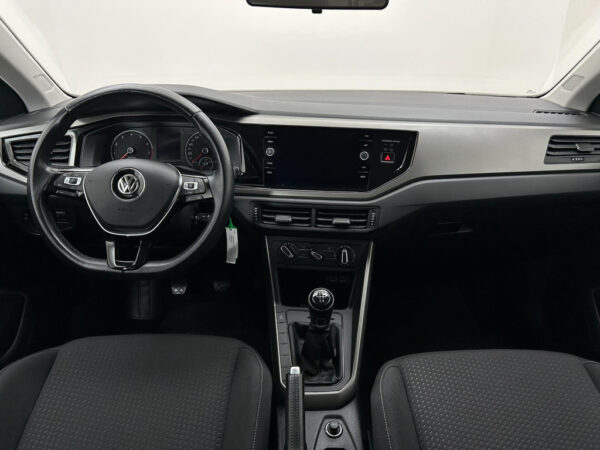 Volkswagen Polo occasion Zwart bij ALJ Auto in Zeeland 9