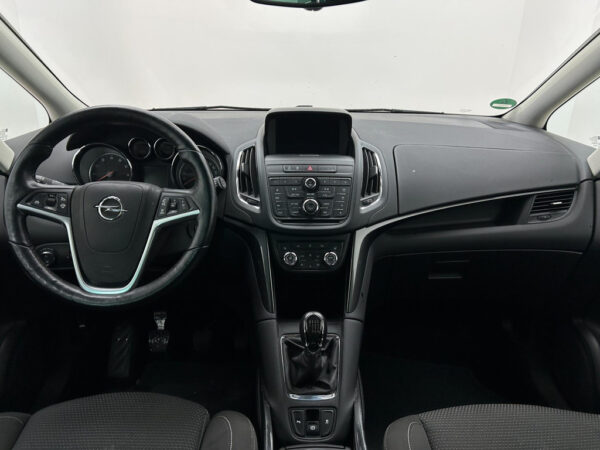 Opel Zafira occasion Grijs bij ALJ Auto in Zeeland 2