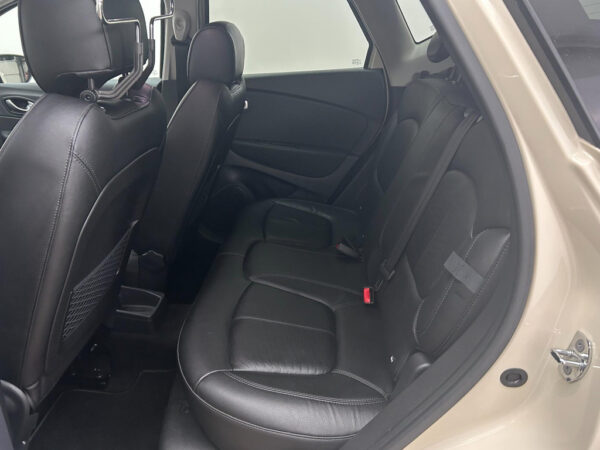 Renault Captur occasion Wit bij ALJ Auto in Zeeland 7