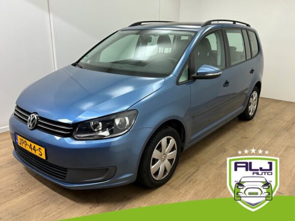 Volkswagen Touran occasion Blauw bij ALJ Auto in Zeeland 1