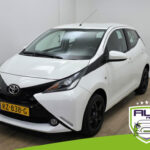 Toyota Aygo occasion Wit bij ALJ Auto in Zeeland 1