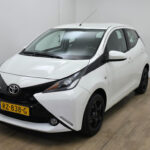 Toyota Aygo occasion Wit bij ALJ Auto in Zeeland 3
