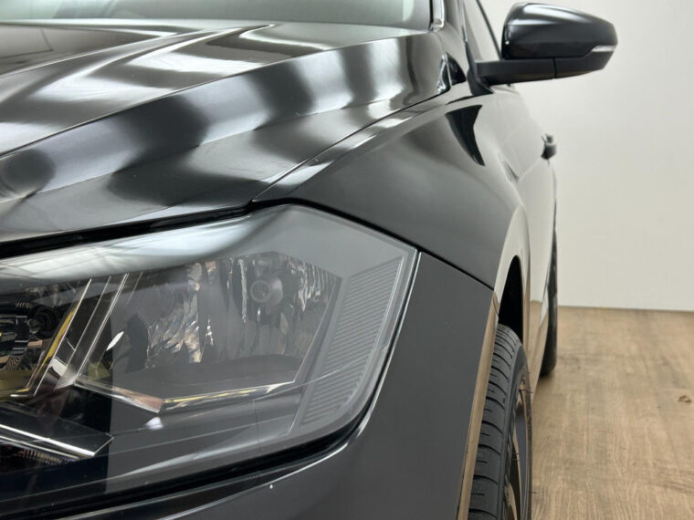 Volkswagen Polo occasion Zwart bij ALJ Auto in Zeeland 2