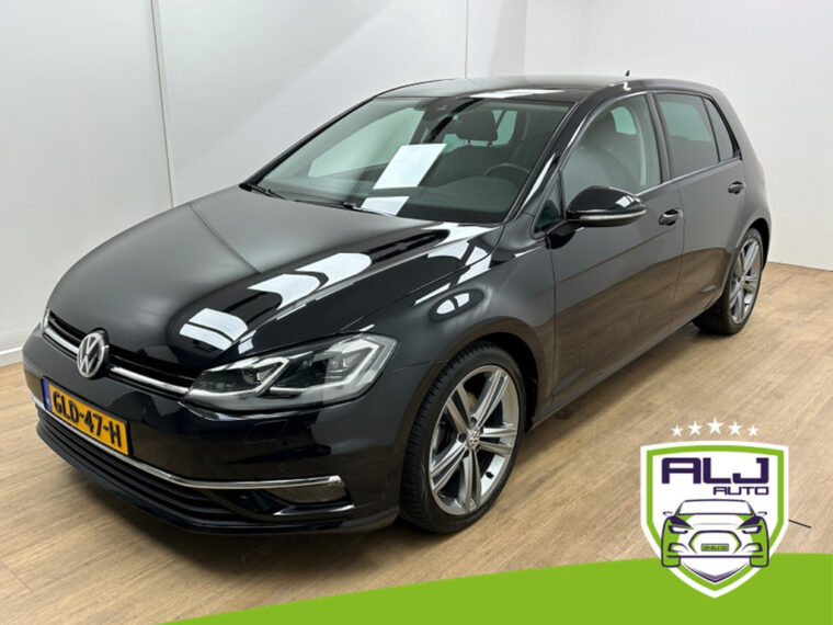 Volkswagen Golf occasion Zwart bij ALJ Auto in Zeeland 1